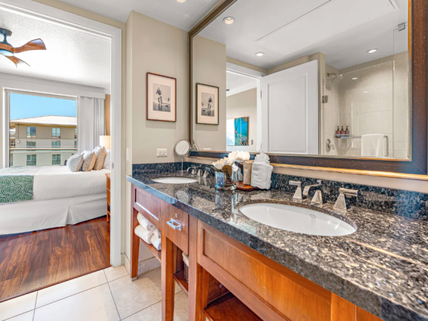 Luxurious 7-Bedroom Oceanfront Retreat in Maui